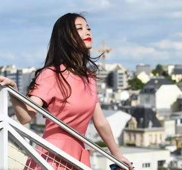头像明星倪妮照片,光影交织下的时尚女神