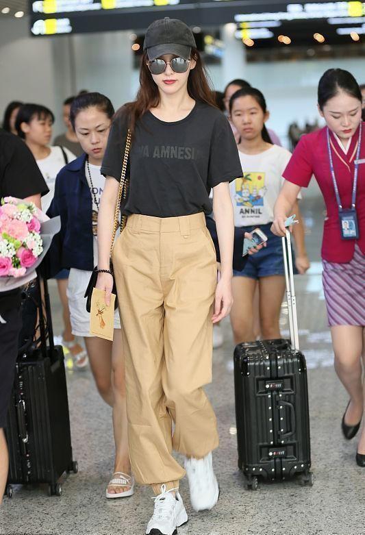 明星穿的短袖,夏日短袖穿搭指南