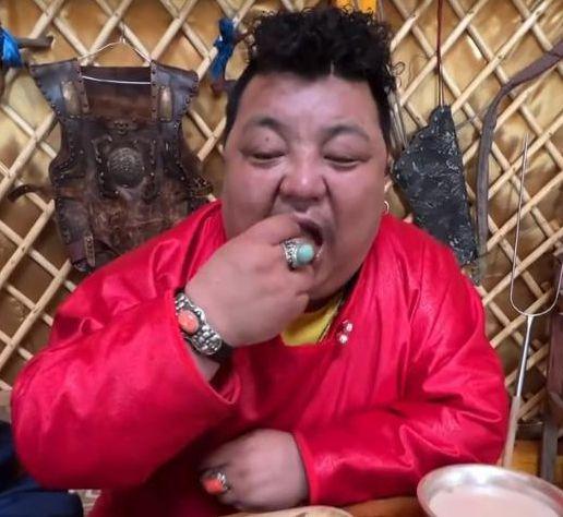 网红恩克全家照片,镜头下的温馨时光